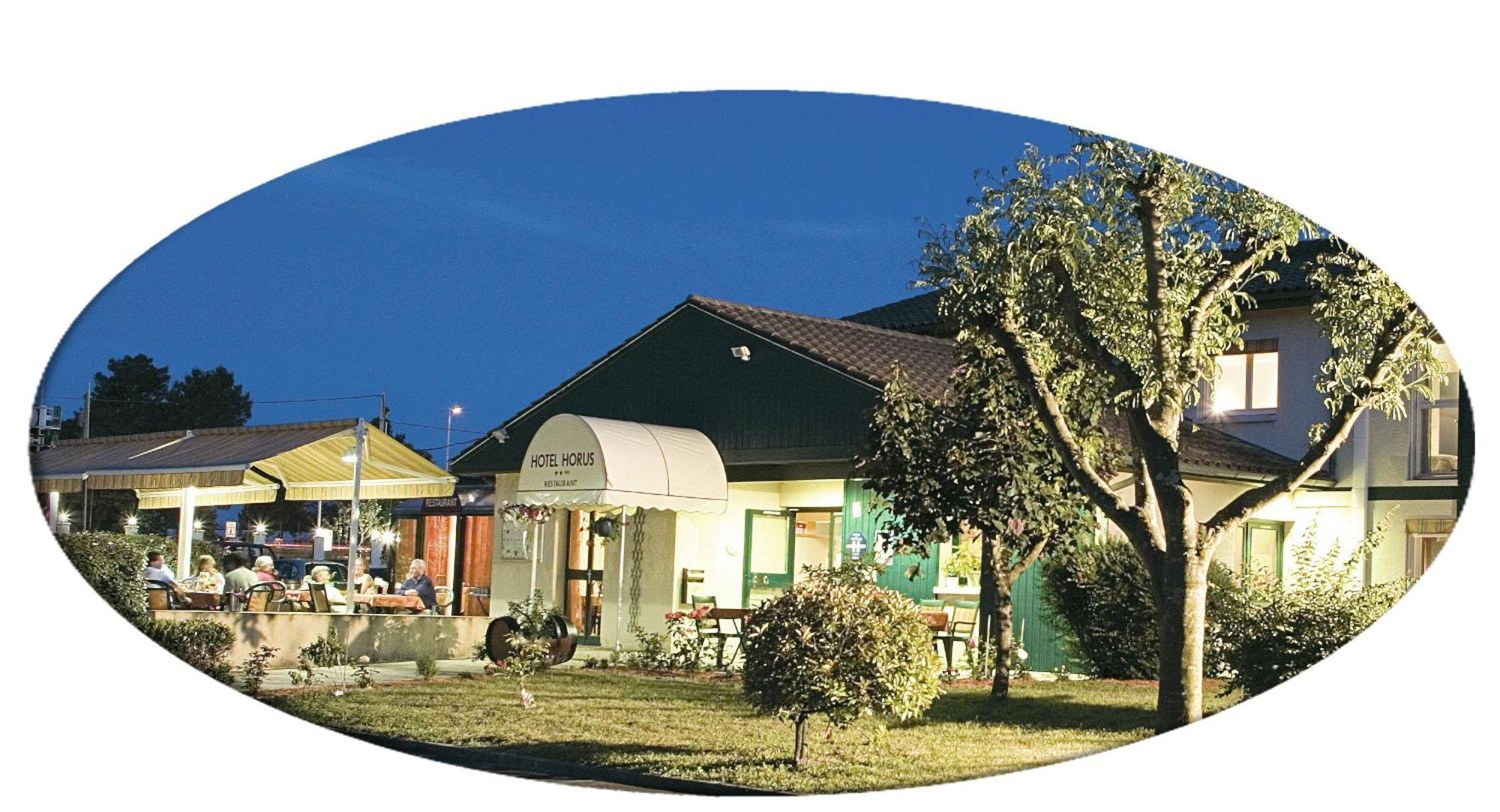 Logis Hotel Horus Restaurant Les Bruyeres Toulenne Exterior photo
