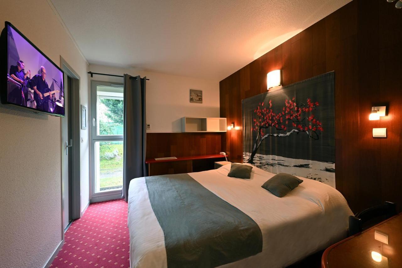 Logis Hotel Horus Restaurant Les Bruyeres Toulenne Exterior photo